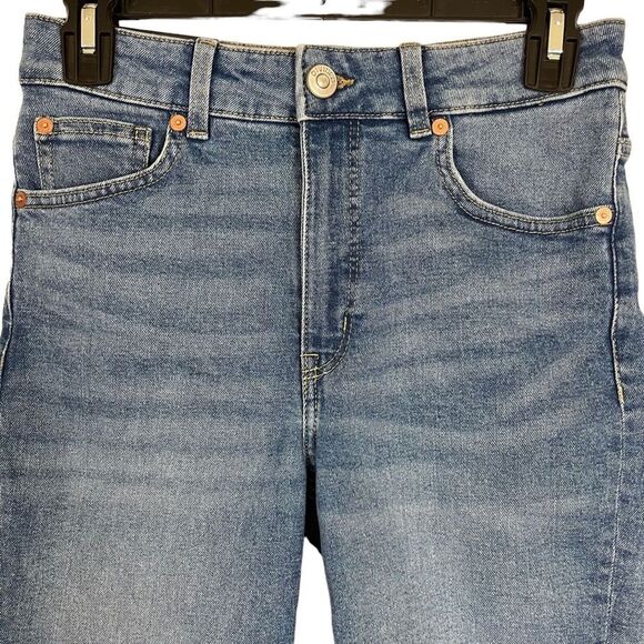 DIVIDED H&M Cut Off Regular Waist Jean Shorts Jorts 9" Inseam Distressed sz 4 - Picture 3 of 15